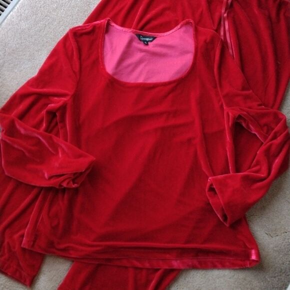 Pajamagram Velour Pajamas  - Picture 11 of 11